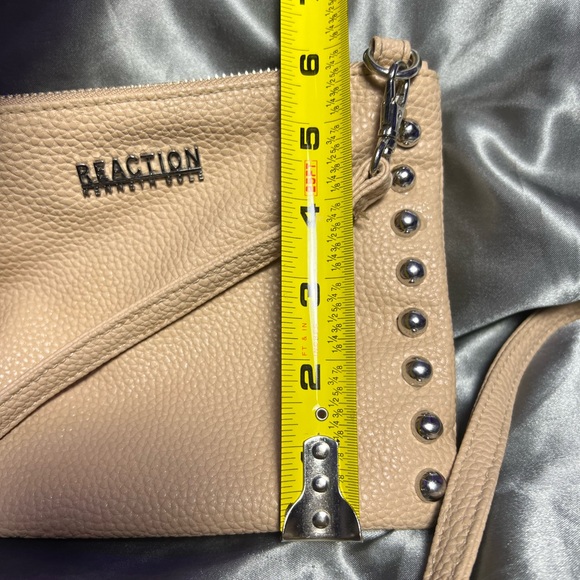 Kenneth Cole‎ Reaction Studded Crossbody Mini Bag Pebbled Tan Vegan Festival - Picture 4 of 8